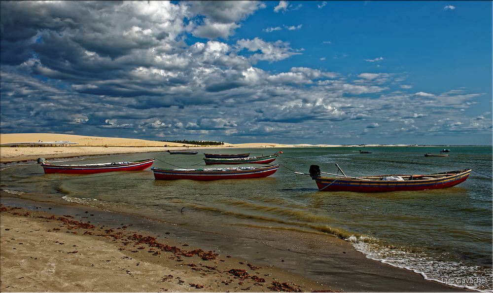 Jericoacoara est un village de pêcheurs qui n'est toujours pas relié au réseau routier, même si le tourisme c'est considérablement dévelopé ces dernières années. (7)