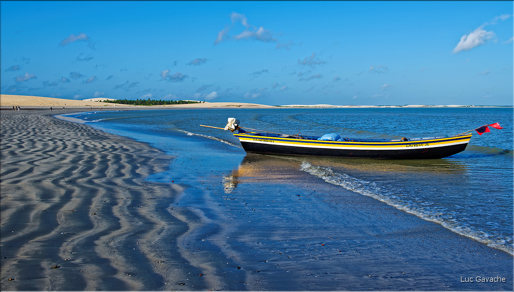 Jericoacoara est un village de pêcheurs qui n'est toujours pas relié au réseau routier, même si le tourisme c'est considérablement dévelopé ces dernières années. (13)