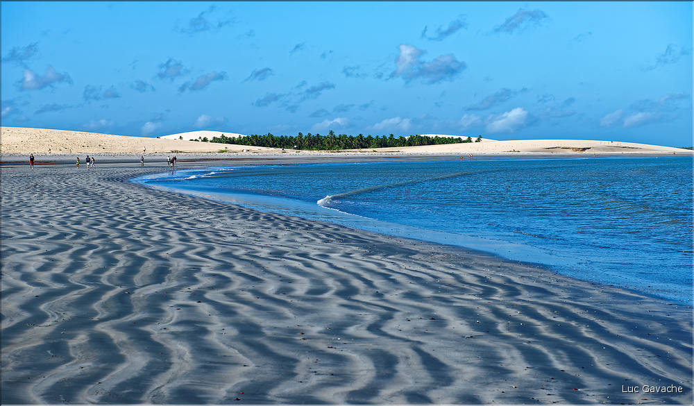 Jericoacoara est un village de pêcheurs qui n'est toujours pas relié au réseau routier, même si le tourisme c'est considérablement dévelopé ces dernières années. (14)