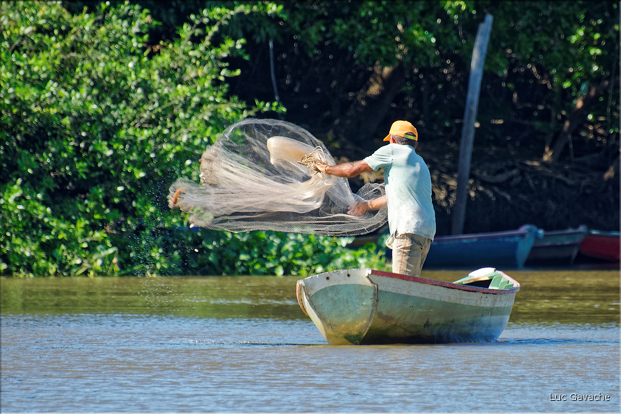 Grâce à ses eaux poissoneuses, le delta de Parnaiba abrite de nombreux pêcheurs. (90)