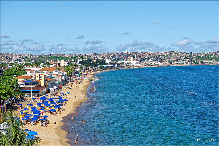 Salvador de Bahia, qui se situe dans le Nordeste, est la troisième ville du Brésil. (3)