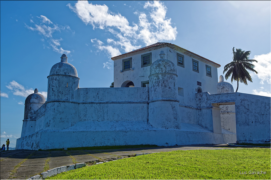 Le Fort Monserrate à été érigé entre la fin du XVI et le début XVII e siécle. (2)