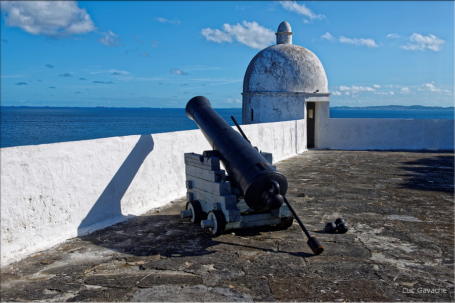 Le Fort Monserrate à été érigé entre la fin du XVI et le début XVII e siécle. (5)