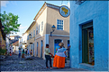 Dans les rues du centre historique de Pelourinho. (35) Bahia est la plus afriquaine des villes du Brésil puisque c'est ici qu'arrivaient les esclaves. 