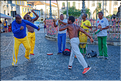 La capoeira est à la fois une danse  et une technique de combat, cette pratique étant inscrite au patrimoine culturel de l'humanité depuis 2014. (17)