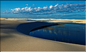 Les Lençois Maranhenses. s'étendent, dans une sucession de dunes et de petits lacs, le long du littoral sur près de 80 km. (28)