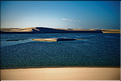 Les Lençois Maranhenses. s'étendent, dans une sucession de dunes et de petits lacs, le long du littoral sur près de 80 km. (33)