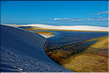 Les Lençois Maranhenses. s'étendent, dans une sucession de dunes et de petits lacs, le long du littoral sur près de 80 km. (45)