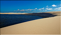 Les Lençois Maranhenses. s'étendent, dans une sucession de dunes et de petits lacs, le long du littoral sur près de 80 km. (57)