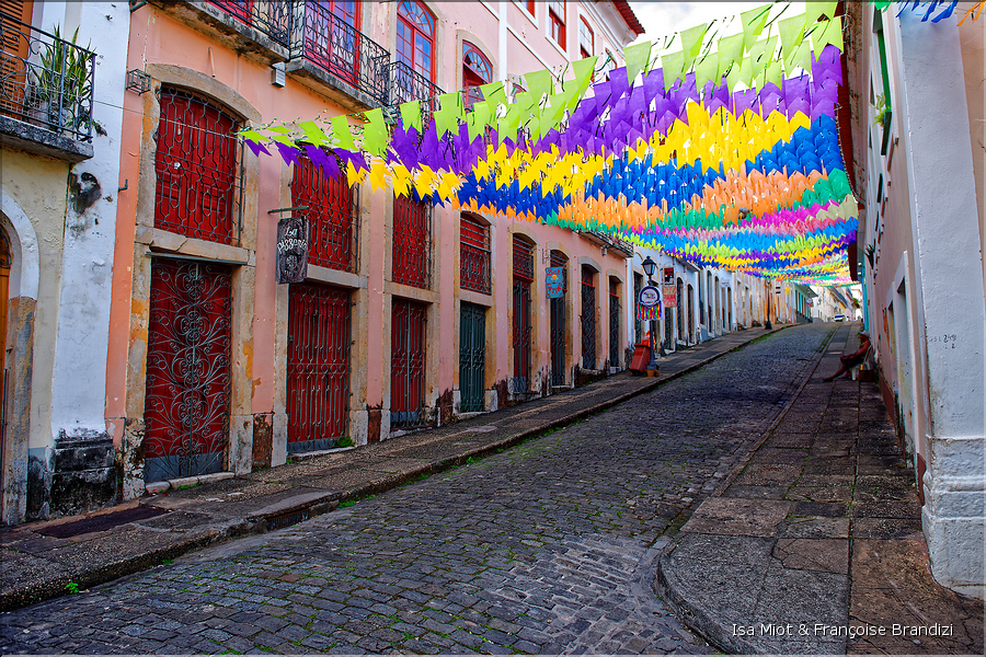 Sao Luis, qui est située dans le Nordeste, fut fondé en 1612 par les Français et fut baptisée ainsi en l'honneur de Saint Louis. (3)