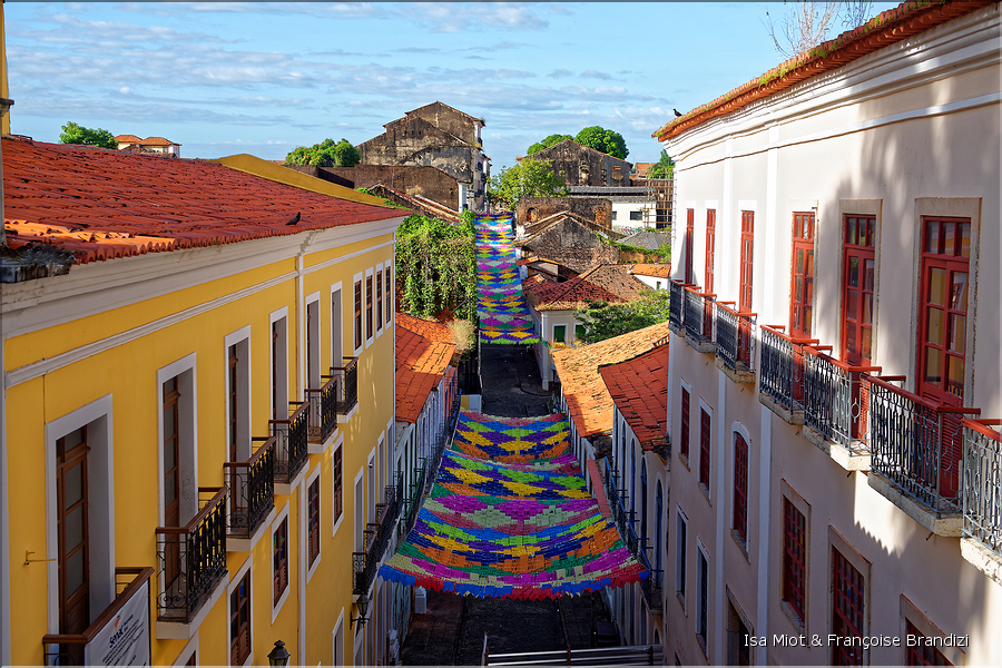 Sao Luis, qui est située dans le Nordeste, fut fondé en 1612 par les Français et fut baptisée ainsi en l'honneur de Saint Louis. (21)
