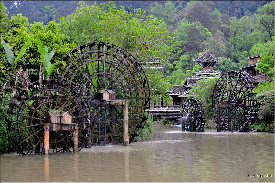 Le très typique village Dong de Zhaoxing. (2)