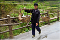 Dans les environs du village de Zhaoxing. (20)
