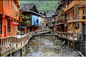 Les villages de l'ethnie dong sont toujours implantés le long des cours d'eau, Zhaoxing ne fait pas exception à la règle. (1)