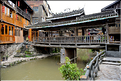 Les villages de l'ethnie dong sont toujours implantés le long des cours d'eau, Zhaoxing ne fait pas exception à la règle. (6)