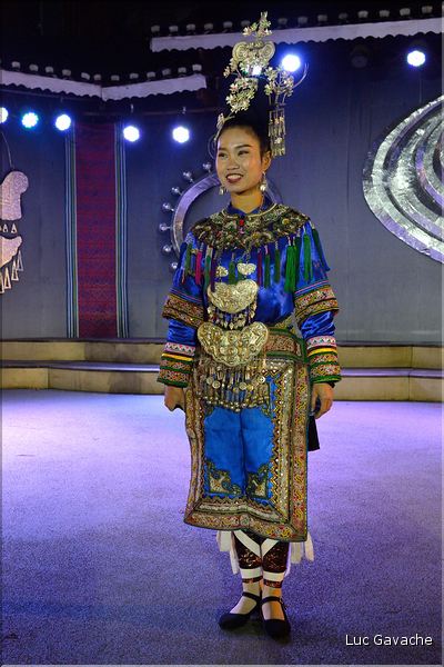 Spectacle traditionnel, racontant la vie des Dong de Zhaoxing. (28)