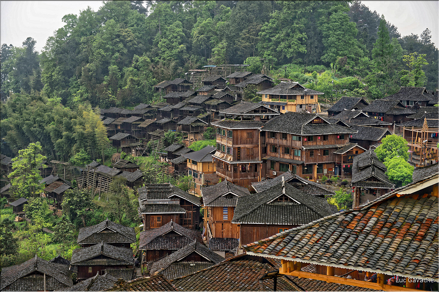 Le village de Basha se situe à proximité de la ville de Congjiang. (1)