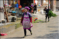 La vallée oú se situe le village d'Huanggang est restée enclavée jusqu'en 2012, ce qui explique que ces Dong ont gardé un mode de vie assez traditionnel. (30)