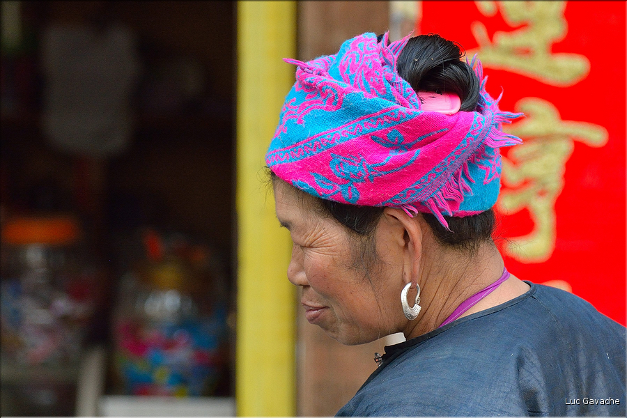 La vallée oú se situe le village d'Huanggang est restée enclavée jusqu'en 2012, ce qui explique que ces Dong ont gardé un mode de vie assez traditionnel. (33)