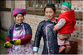 La vallée oú se situe le village d'Huanggang est restée enclavée jusqu'en 2012, ce qui explique que ces Dong ont gardé un mode de vie assez traditionnel. (39)