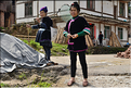 La vallée oú se situe le village d'Huanggang est restée enclavée jusqu'en 2012, ce qui explique que ces Dong ont gardé un mode de vie assez traditionnel. (48)