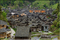 Non loin de là, le village Dong de Xiaohuang est également resté enclavé jusqu'en 2012. (4)