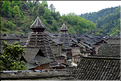 Non loin de là, le village Dong de Xiaohuang est également resté enclavé jusqu'en 2012. (8)