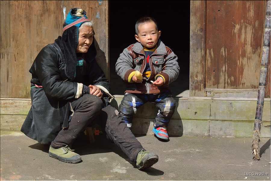 Dans les rues et ruelles du village Dong de Xiaohuang. (5)