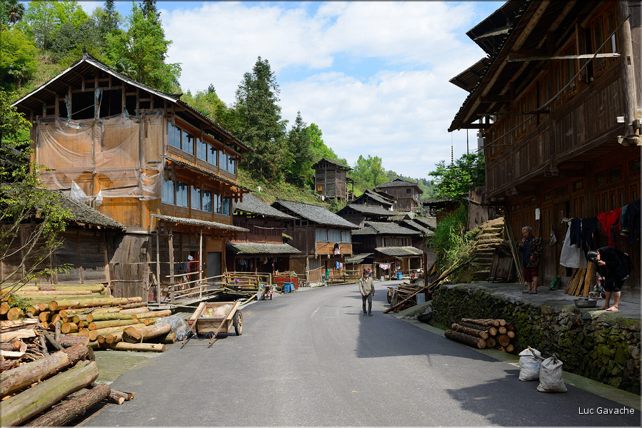 Dans les rues et ruelles du village Dong de Xiaohuang. (10)