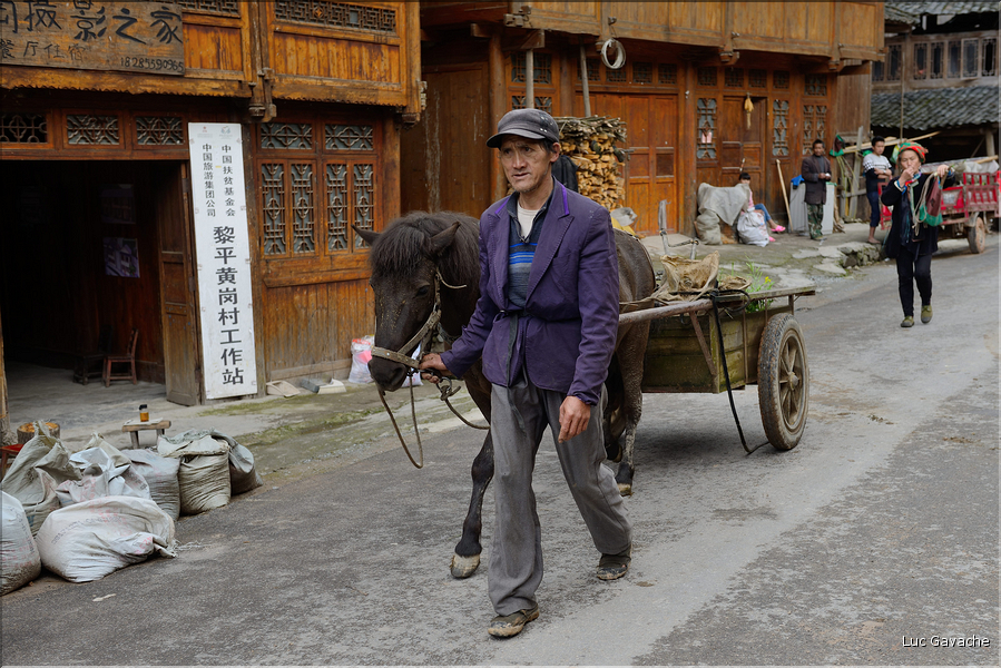 Dans les rues et ruelles du village Dong de Xiaohuang. (53)