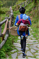 Personnes revenant ou se rendant dans les jardins du village de Xiaohuang. (11)