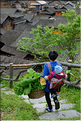 Personnes revenant ou se rendant dans les jardins du village de Xiaohuang. (14)