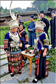 ... les convives seront alors acceuillis avec de l'acool de riz comme le veut la tradition. (2)
