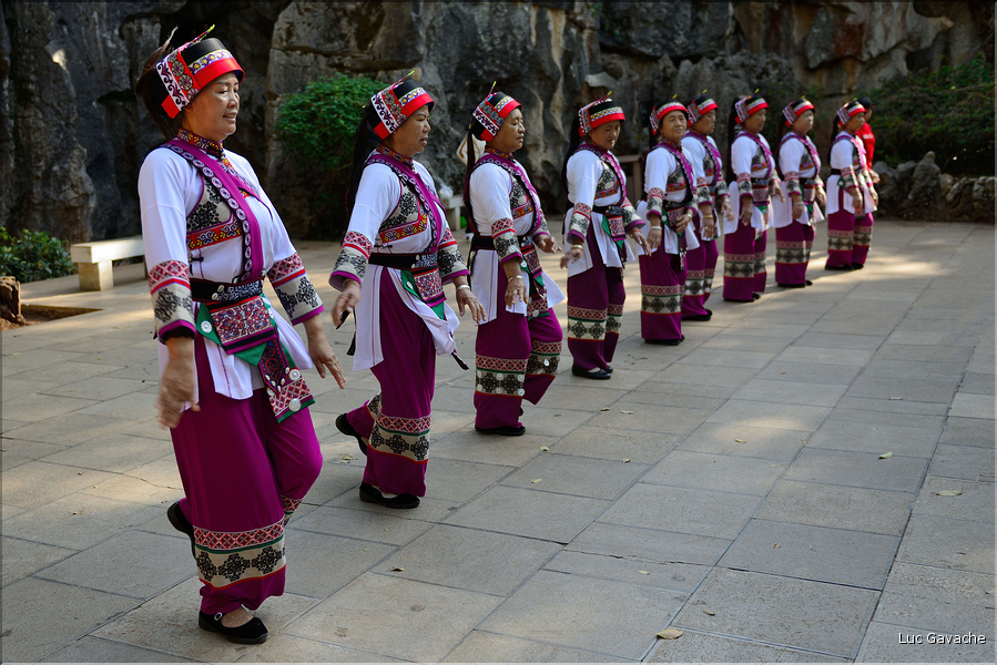 Jour de fête et costumes traditionnels à Shilin. (21)