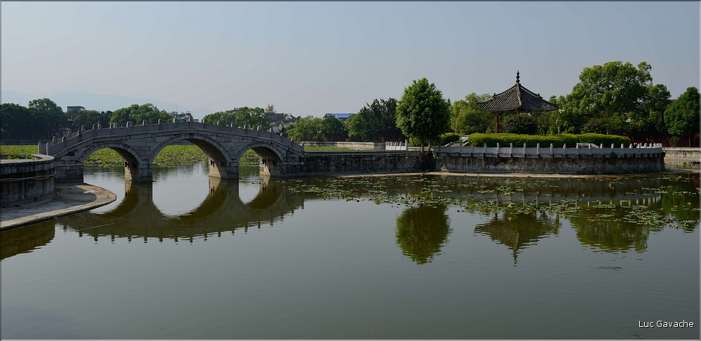 Le deuxième plus grand temple de Confucius en Chine, se trouve à Jianshui. (8)