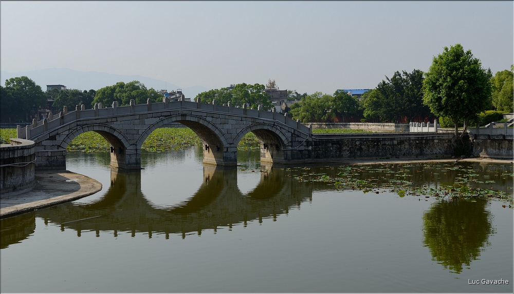 Le deuxième plus grand temple de Confucius en Chine, se trouve à Jianshui. (9)