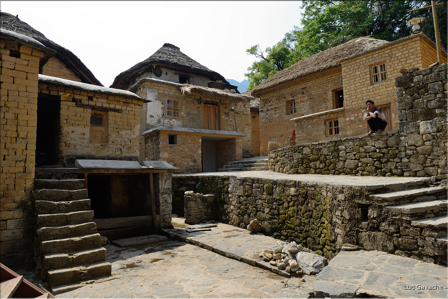 Toujours dans la région de Yuanyang, le village d'Azheke, peuplé de l'ethnie Hani, est l'un des plus authentique de la région. (32)