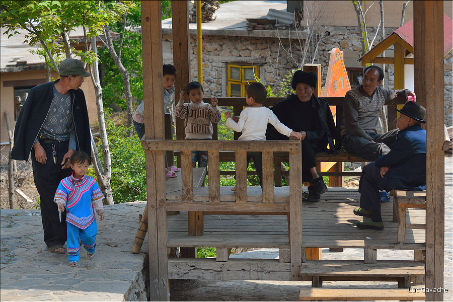 Toujours dans la région de Yuanyang, le village d'Azheke, peuplé de l'ethnie Hani, est l'un des plus authentique de la région. (36)