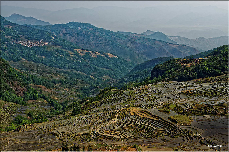 Toujours dans la région de Yuanyang, le village d'Azheke, peuplé de l'ethnie Hani, est l'un des plus authentique de la région. (61)
