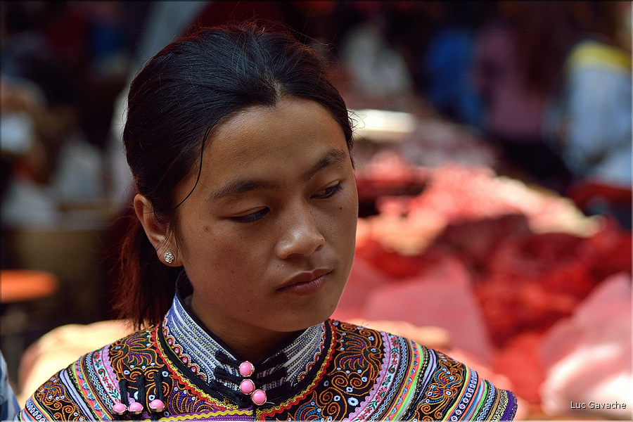 Le marché de Shengcun, dans la région de Yuanyang, est fréquenté par des ethnies hautes en couleurs comme les Yi et les Hani. (54)