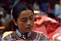 Le marché de Shengcun, dans la région de Yuanyang, est fréquenté par des ethnies hautes en couleurs comme les Yi et les Hani. (54)