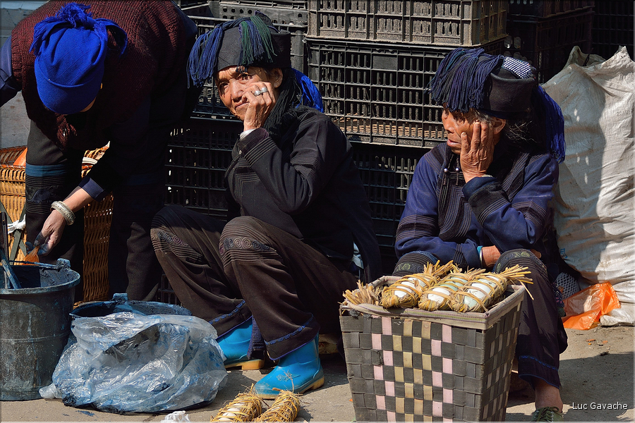 Le marché de Shengcun, dans la région de Yuanyang, est fréquenté par des ethnies hautes en couleurs comme les Yi et les Hani. (62)