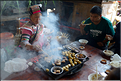 Le marché de Shengcun, dans la région de Yuanyang, est fréquenté par des ethnies hautes en couleurs comme les Yi et les Hani. (71)
