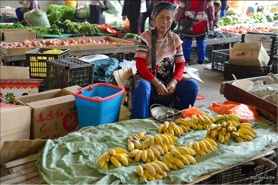 Le marché de Shengcun, dans la région de Yuanyang, est fréquenté par des ethnies hautes en couleurs comme les Yi et les Hani. (76)
