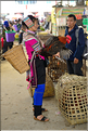 Le marché de Shengcun, dans la région de Yuanyang, est fréquenté par des ethnies hautes en couleurs comme les Yi et les Hani. (107)