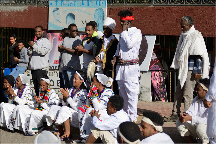 Dans les rues animées de Gondar. (8)