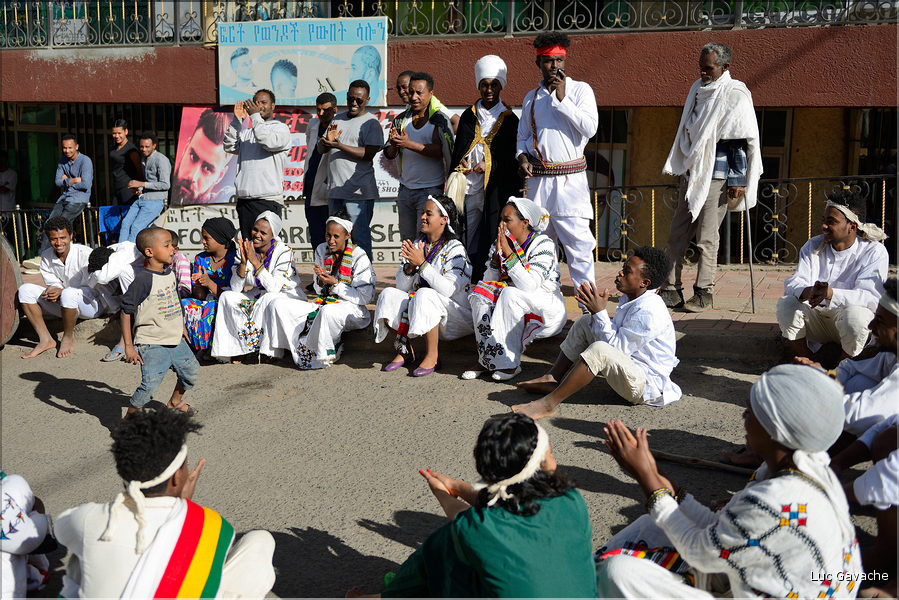 Dans les rues animées de Gondar. (9)