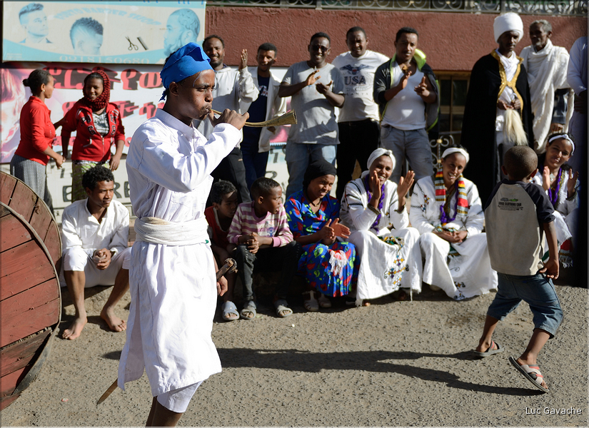 Dans les rues animées de Gondar. (12)
