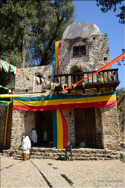L'église Debré Berhan Sélassié fut édifiée dans sa première version à la fin du XVII ème siècle. (1)