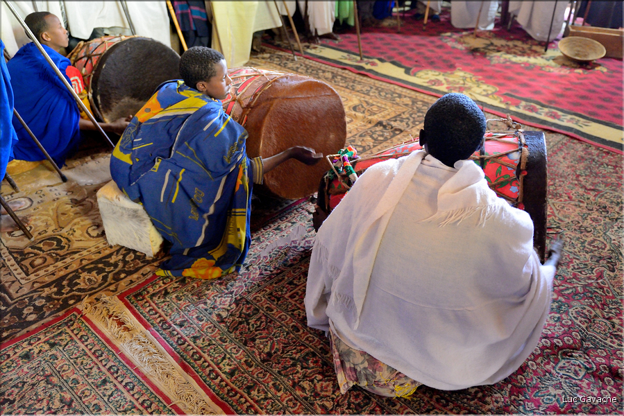 Les Éthiopiens sont de confession orthodoxe, alors que christianisme est arrivé au IV ème siècle dans le pays. (16)
